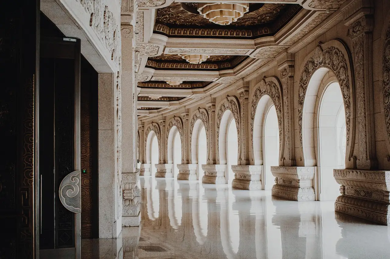 Grand Hôtel-Dieu Lyon : Luxe et Histoire au Cœur de la Ville